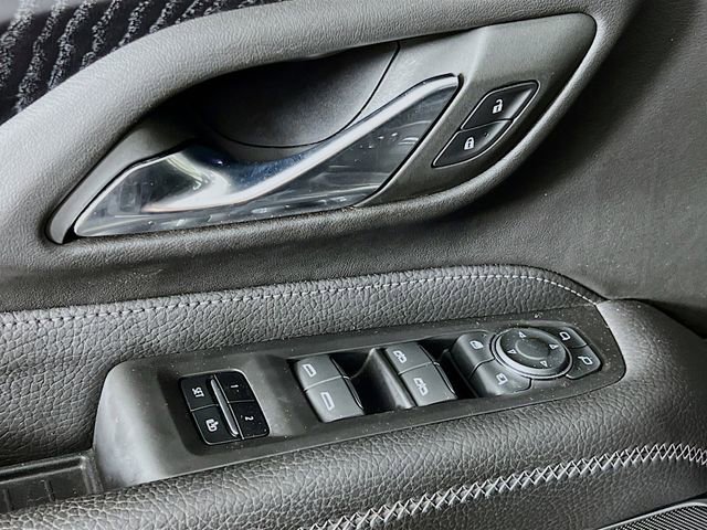 Used 2023 GMC Yukon Denali w/ Denali Reserve Package image 9