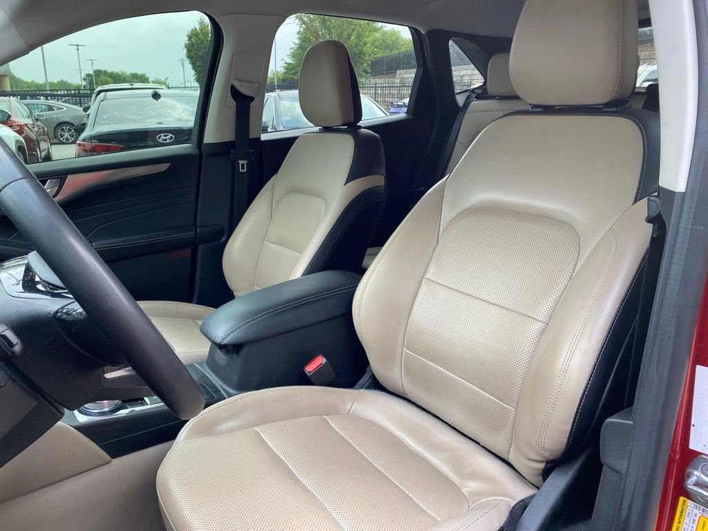 Used 2022 Ford Escape Titanium AWD/4WD image 14