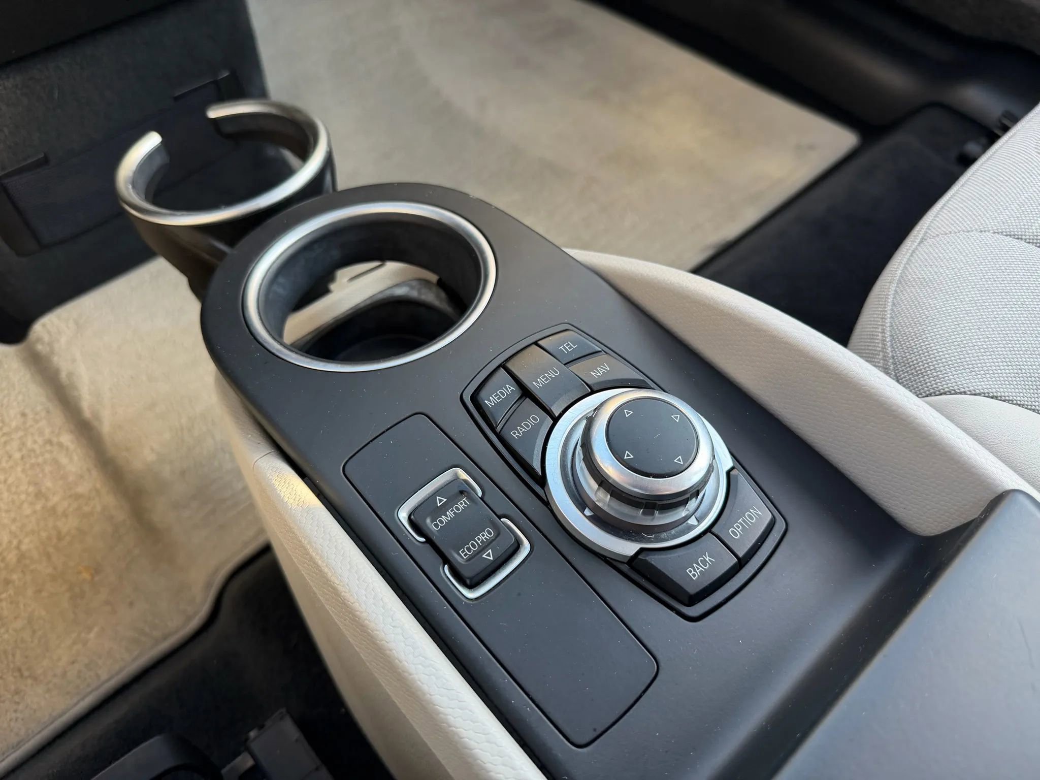 Used 2015 BMW i3 w/ Range Extender image 26