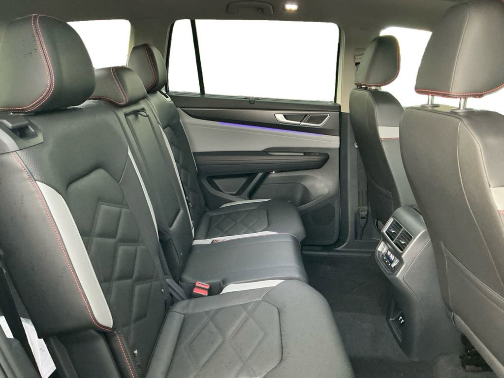 New 2026 Volkswagen Atlas Peak Edition image 18