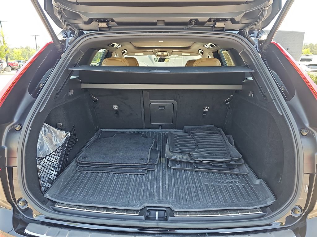 Used 2023 Volvo XC60 B5 Ultimate w/ Protection Package Premier image 15