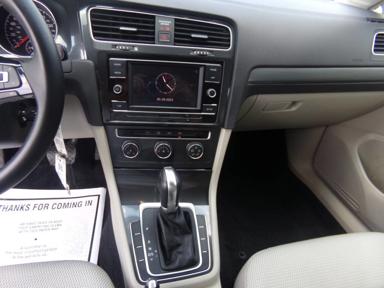 Used 2018 Volkswagen Golf S image 31