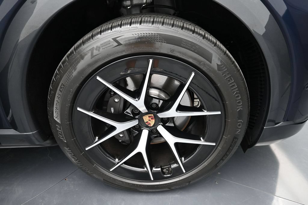 New 2026 Porsche Cayenne Electric AWD/4WD image 14