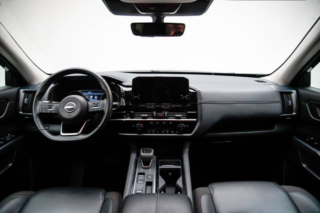 Used 2025 Nissan Pathfinder SL FWD image 28