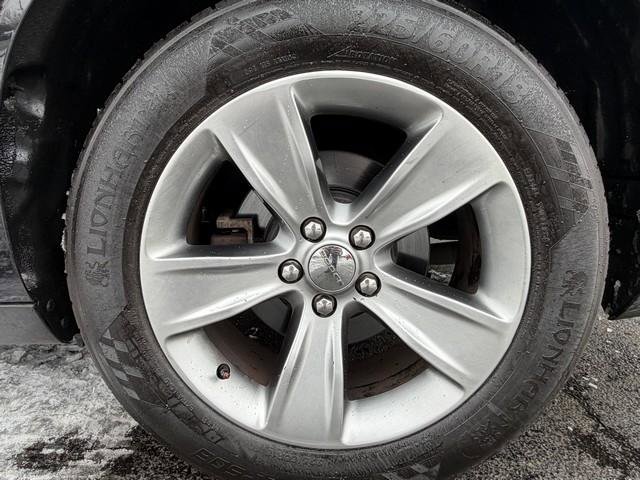 Used 2016 Dodge Challenger SXT image 7