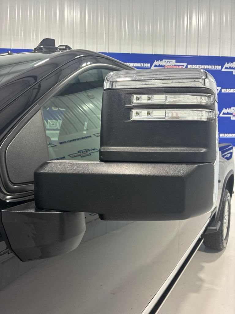 Used 2025 Chevrolet Silverado 2500 High Country w/ High Country Premium Package AWD/4WD image 15