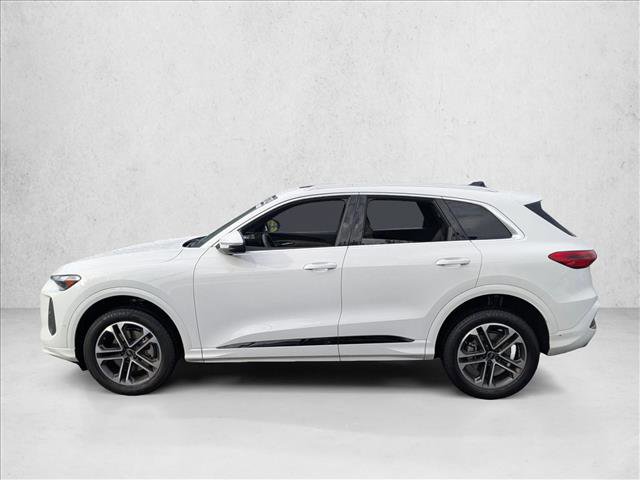 Certified 2025 Audi Q5 Premium w/ Convenience Package image 9