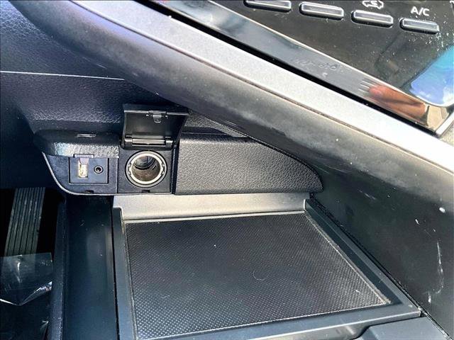 Used 2019 Toyota Camry LE image 25