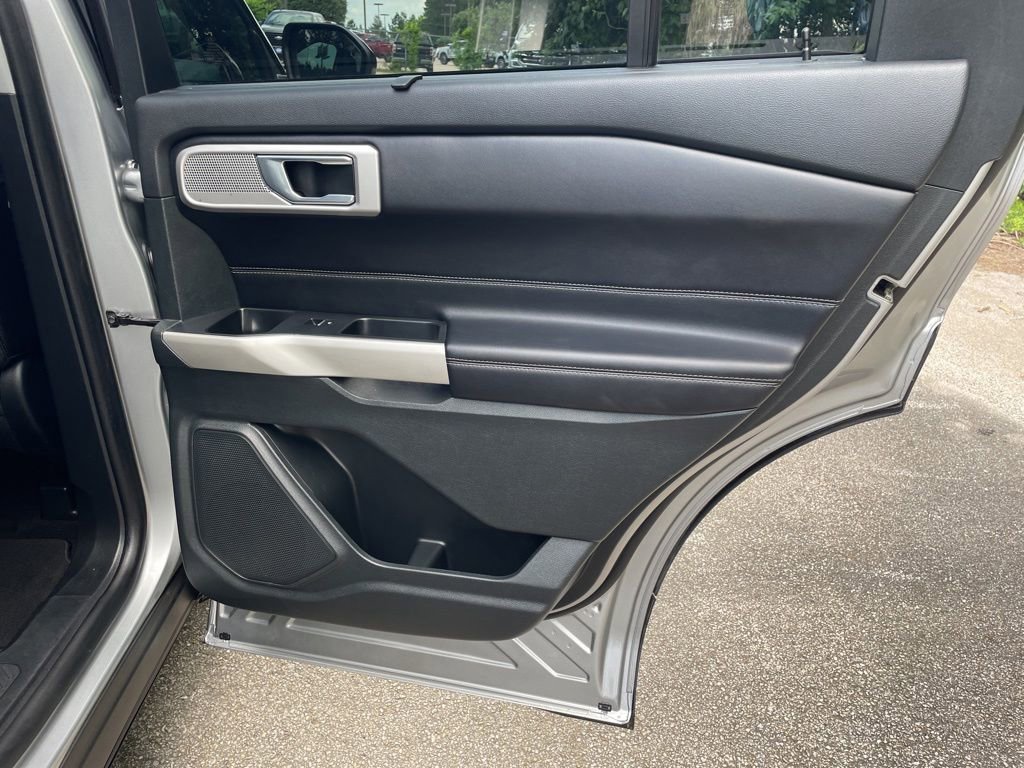 Used 2021 Ford Explorer Limited RWD image 12
