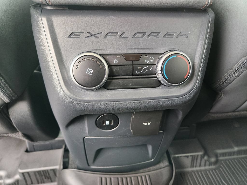 Used 2025 Ford Explorer Active w/ Active Comfort Package AWD/4WD image 35