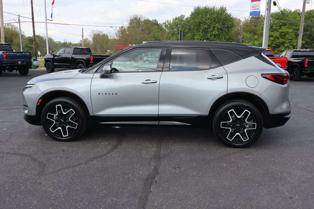 Used 2023 Chevrolet Blazer RS w/ Driver Confidence II Package AWD/4WD image 34