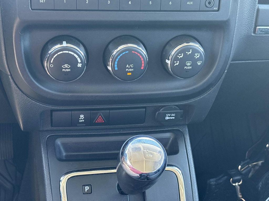 Used 2012 Jeep Compass Sport image 17