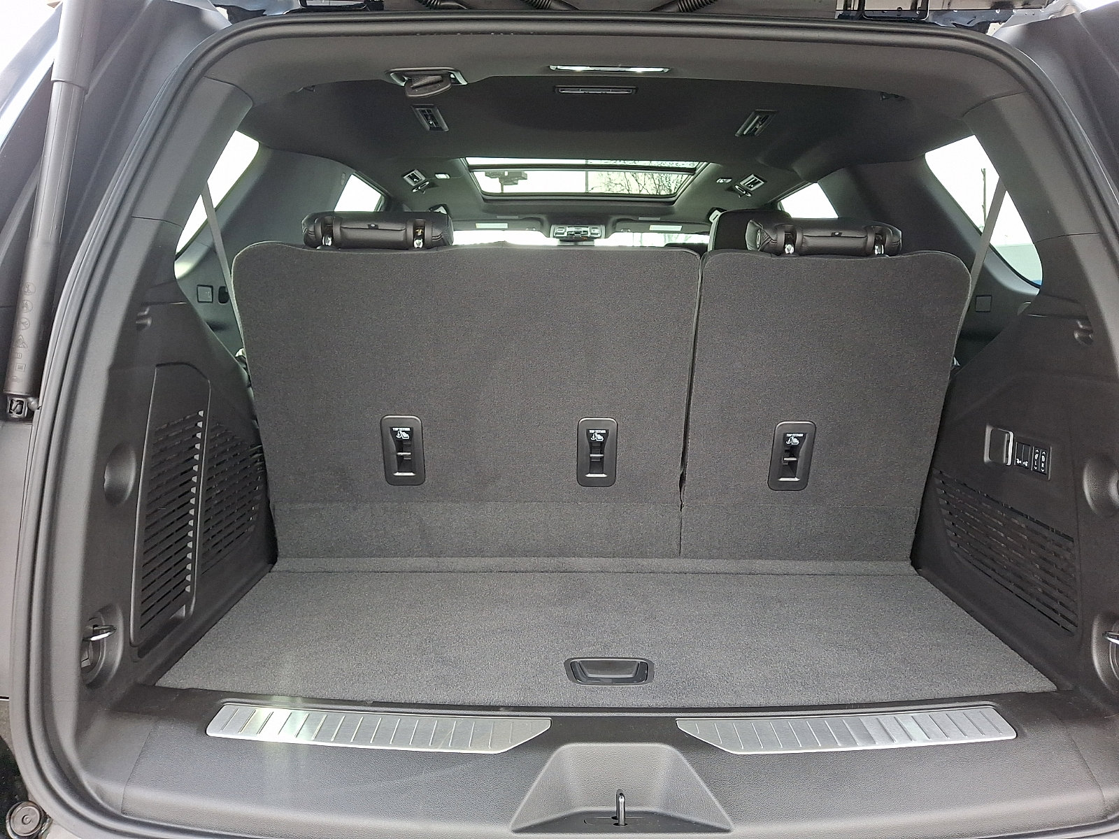 Certified 2026 GMC Yukon Denali w/ Denali Reserve Package image 31