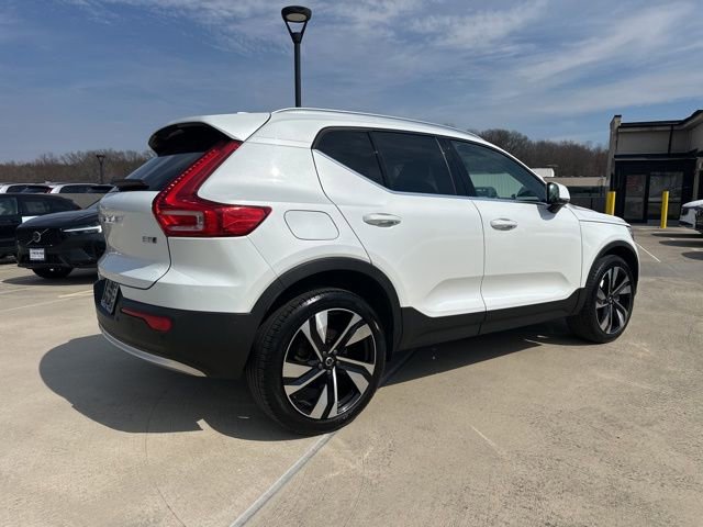 Certified 2023 Volvo XC40 B5 Plus w/ Climate Package image 9