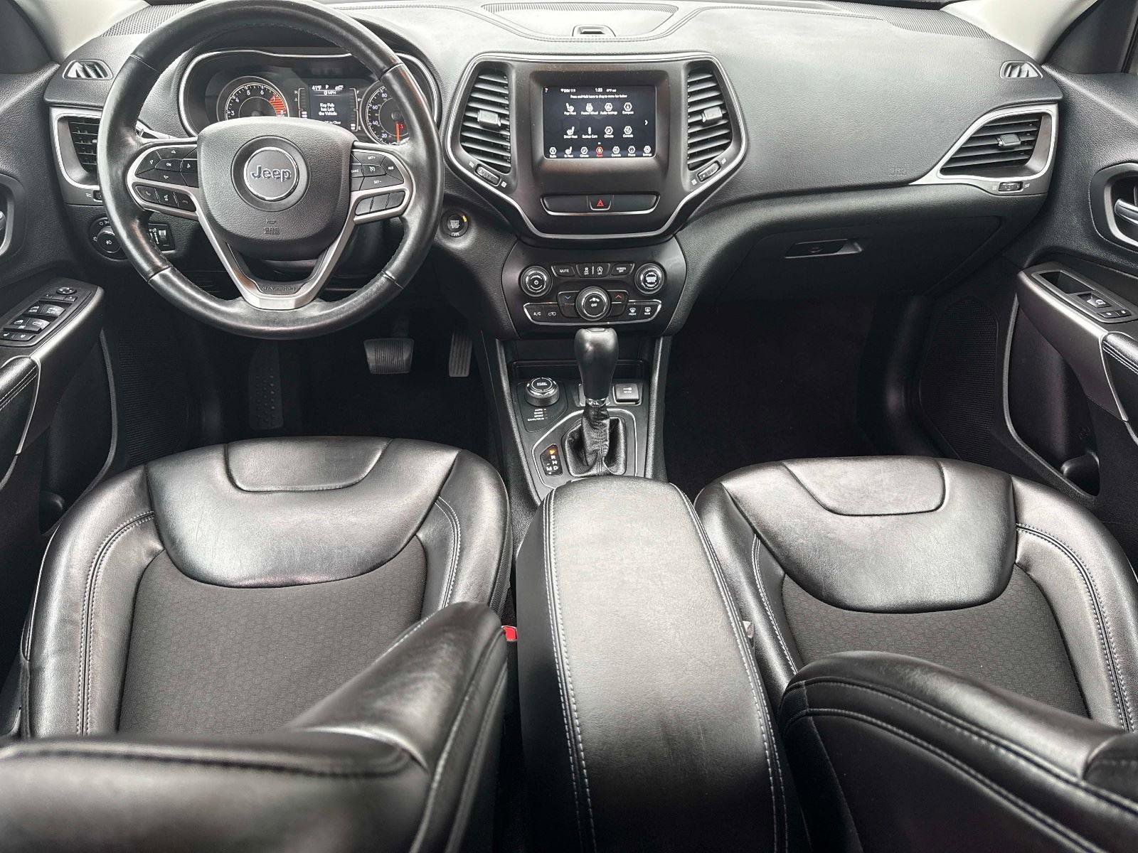 Used 2019 Jeep Cherokee Latitude Plus w/ Cold Weather Group image 17