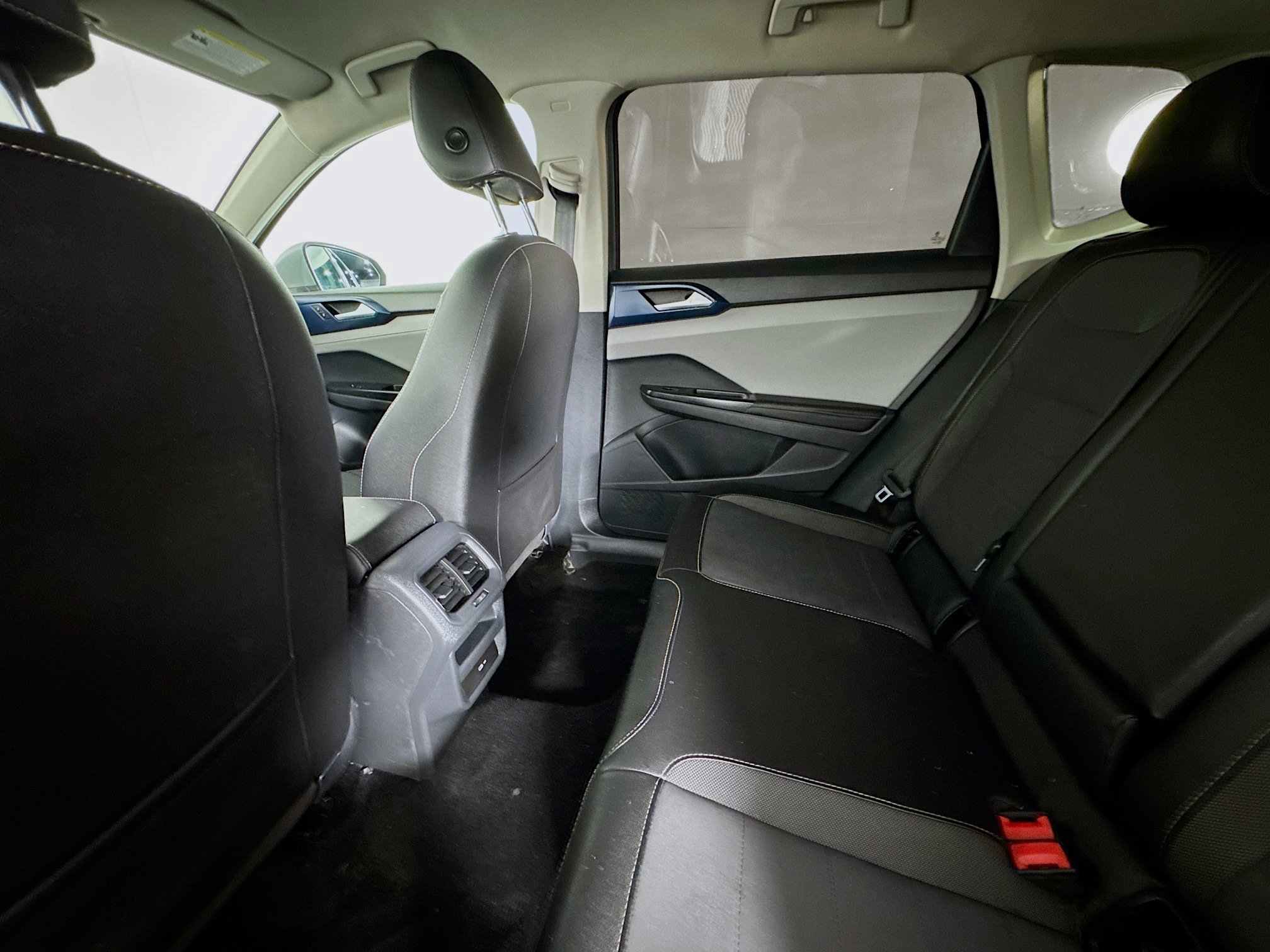 Used 2024 Volkswagen Taos SE FWD image 23