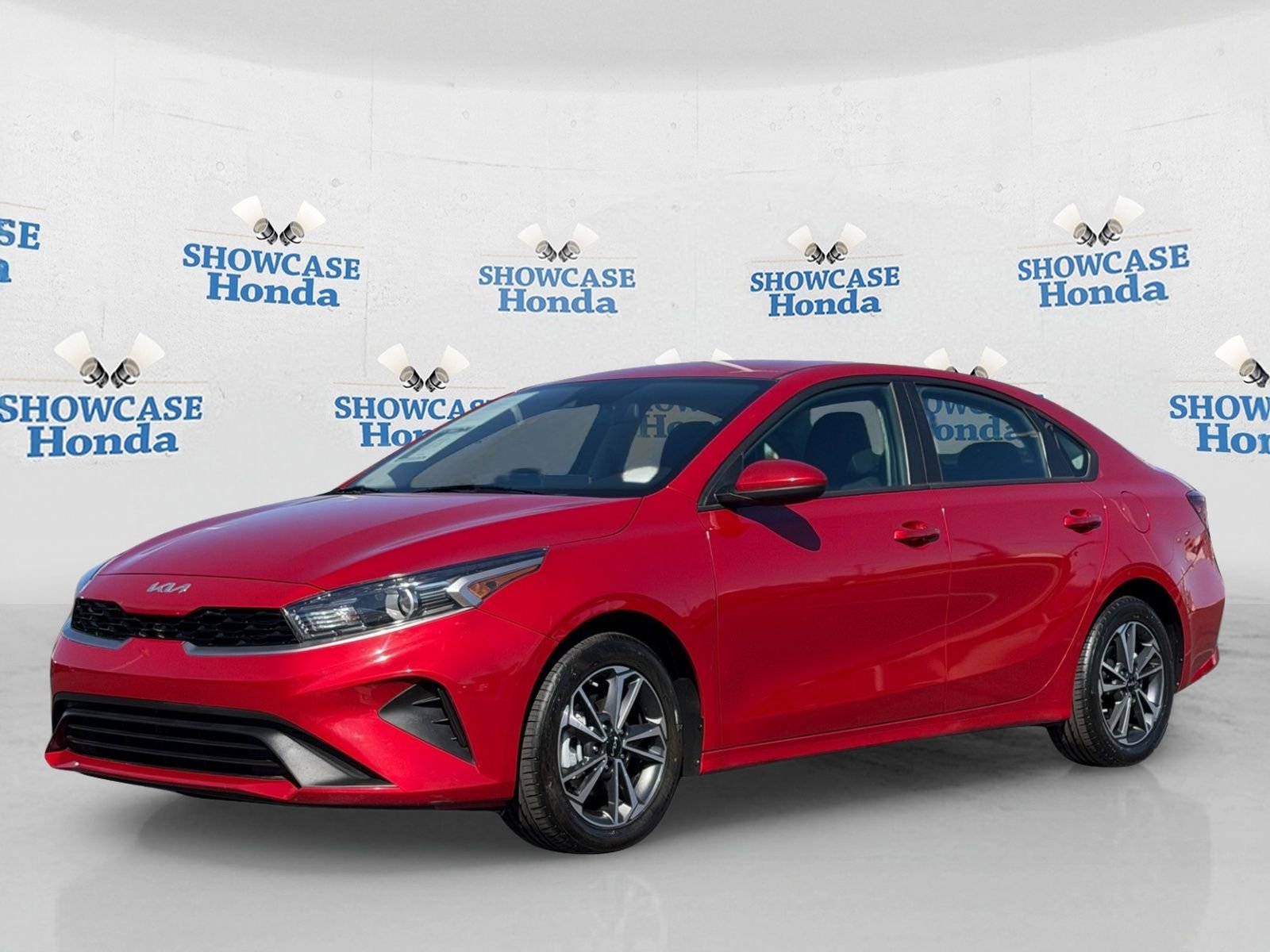 Used 2024 Kia Forte LXS image 2