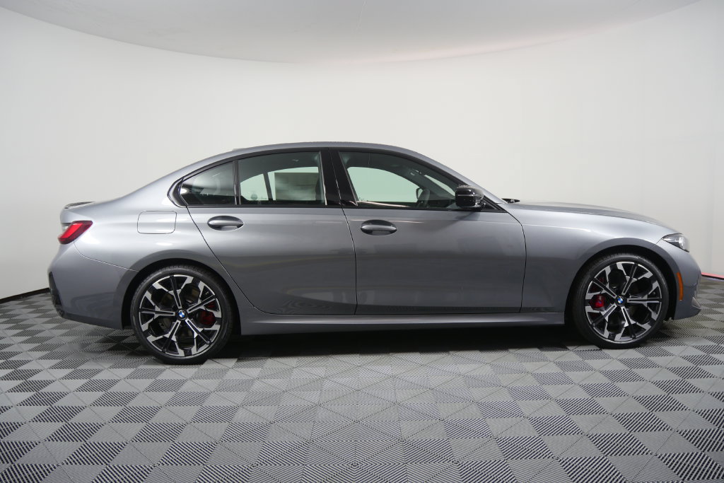 New 2026 BMW 330i Sedan w/ M Sport Package RWD image 3