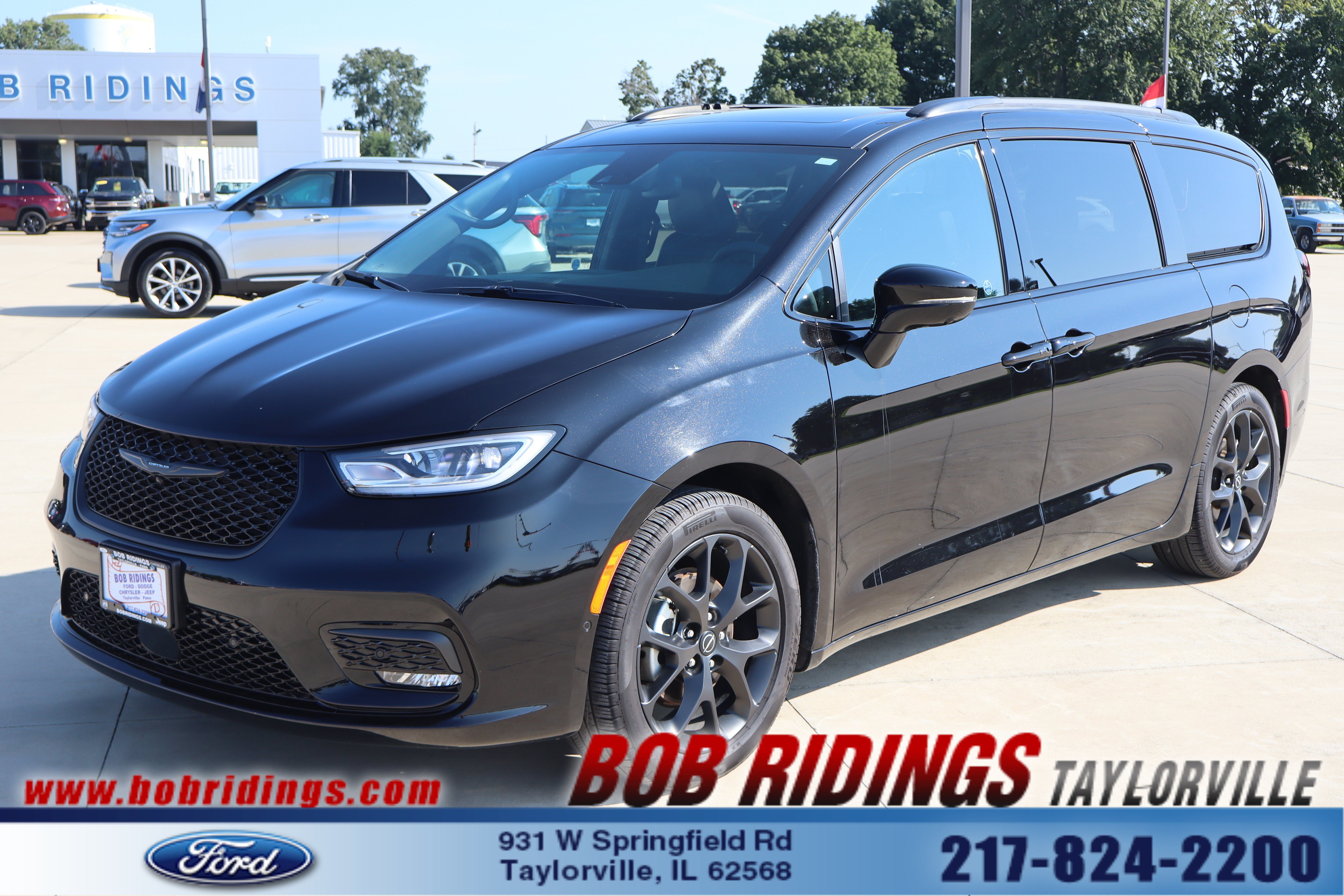 Used 2025 Chrysler Pacifica Limited