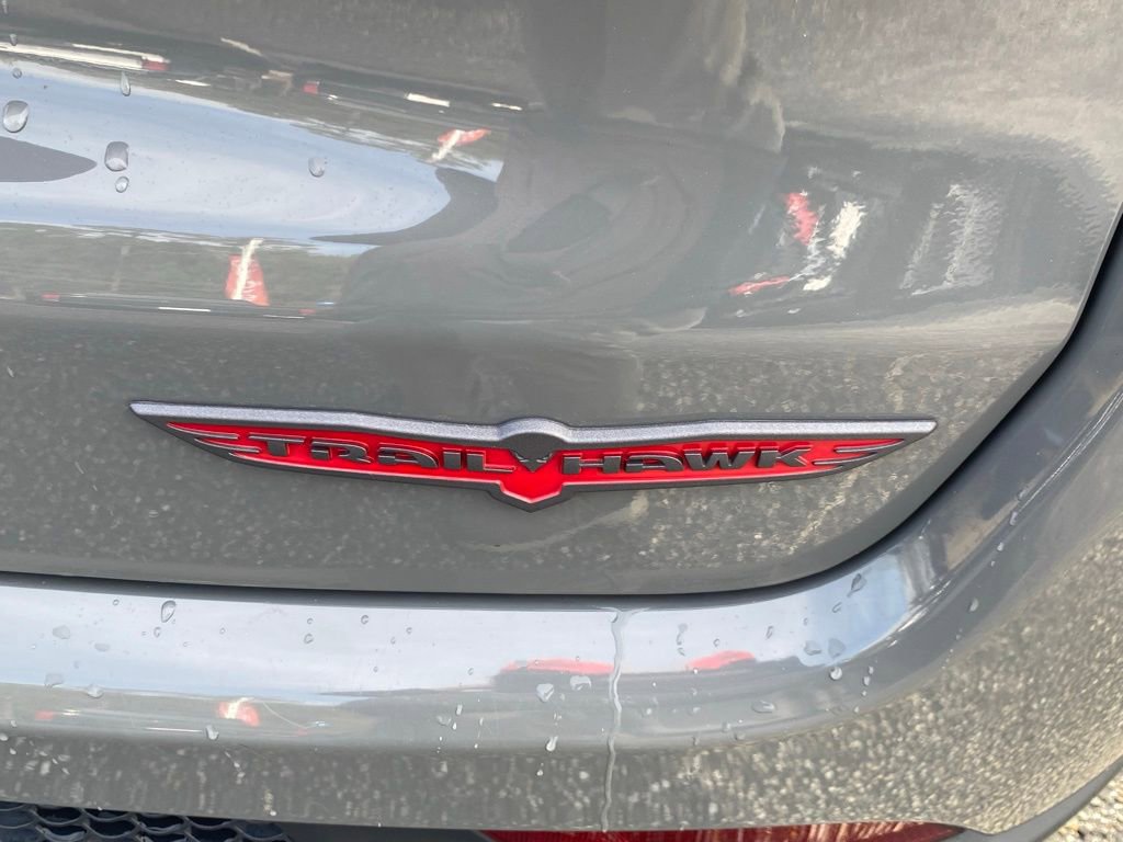 Used 2024 Jeep Compass Trailhawk image 15