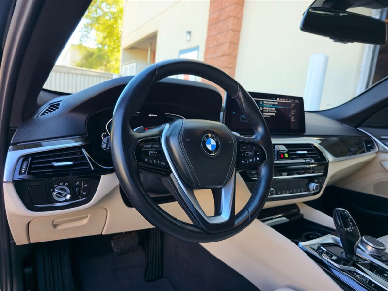 Used 2021 BMW 530e w/ Parking Assistance Package RWD image 17