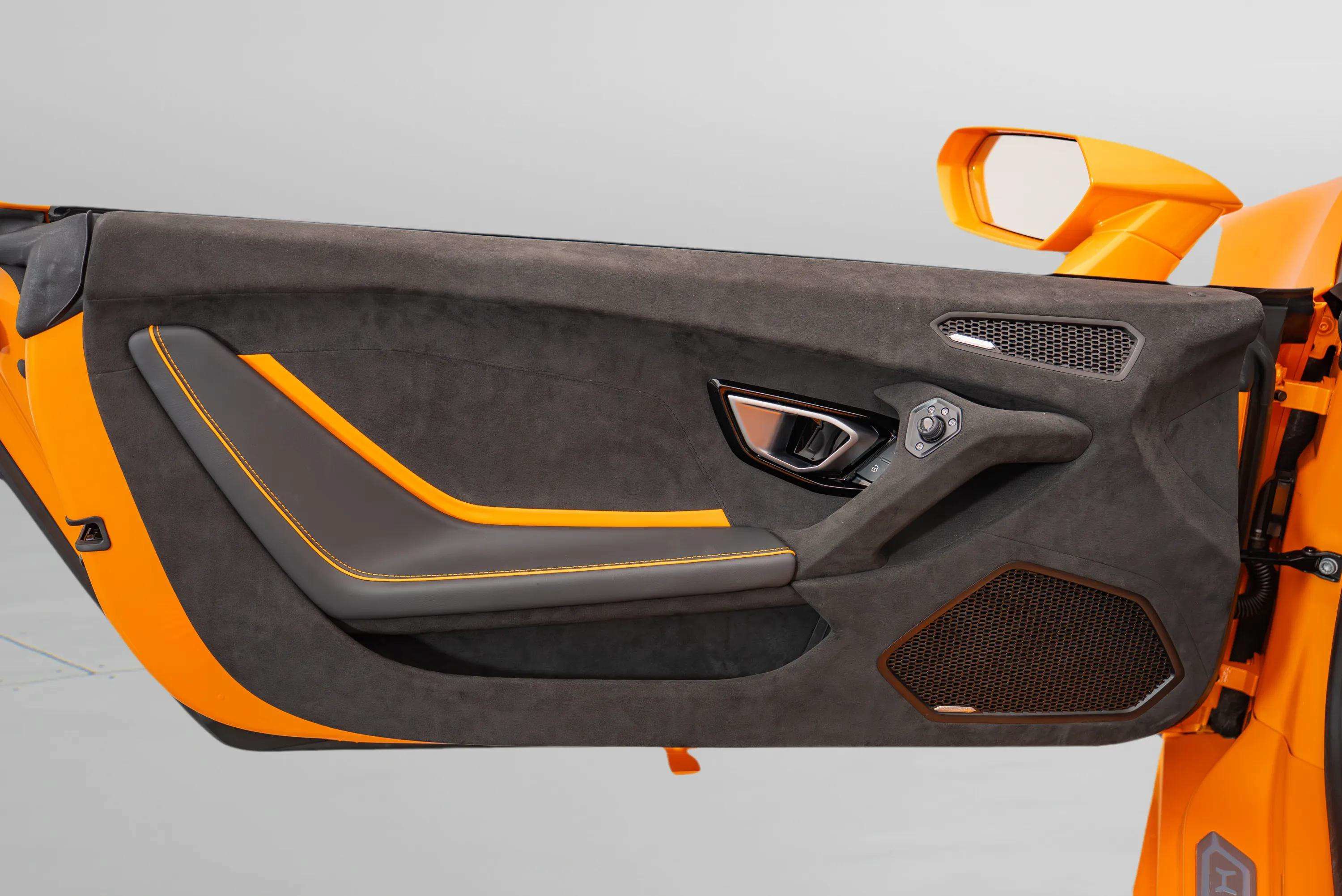 Used 2023 Lamborghini Huracan Tecnica RWD image 34
