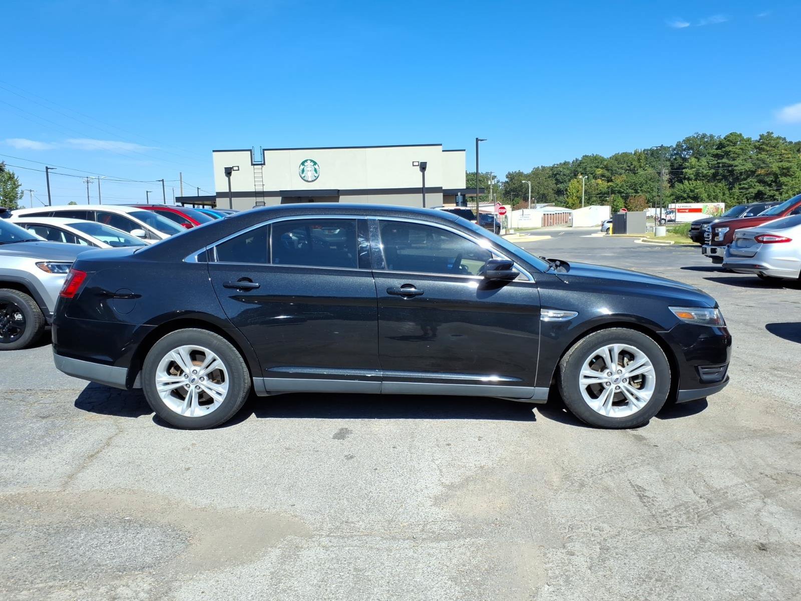 Used 2015 Ford Taurus SEL w/ Equipment Group 201A FWD image 5