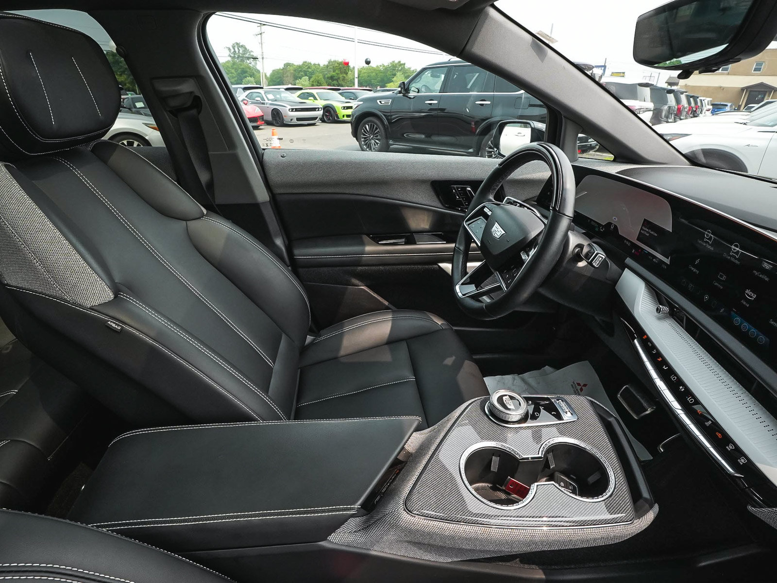 Used 2025 Cadillac Optiq Luxury 1 AWD/4WD image 48
