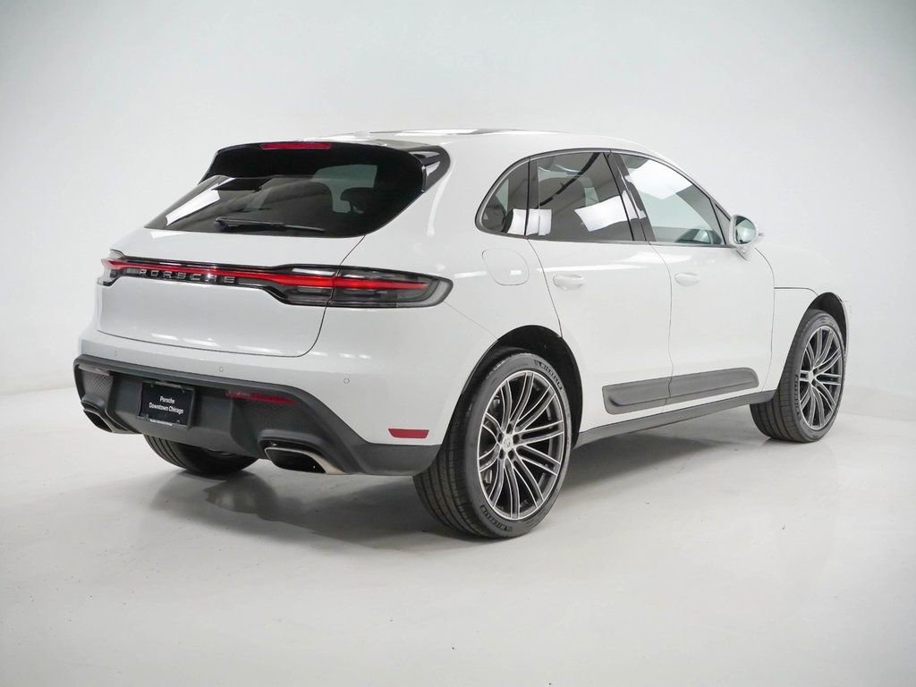 Certified 2025 Porsche Macan image 10