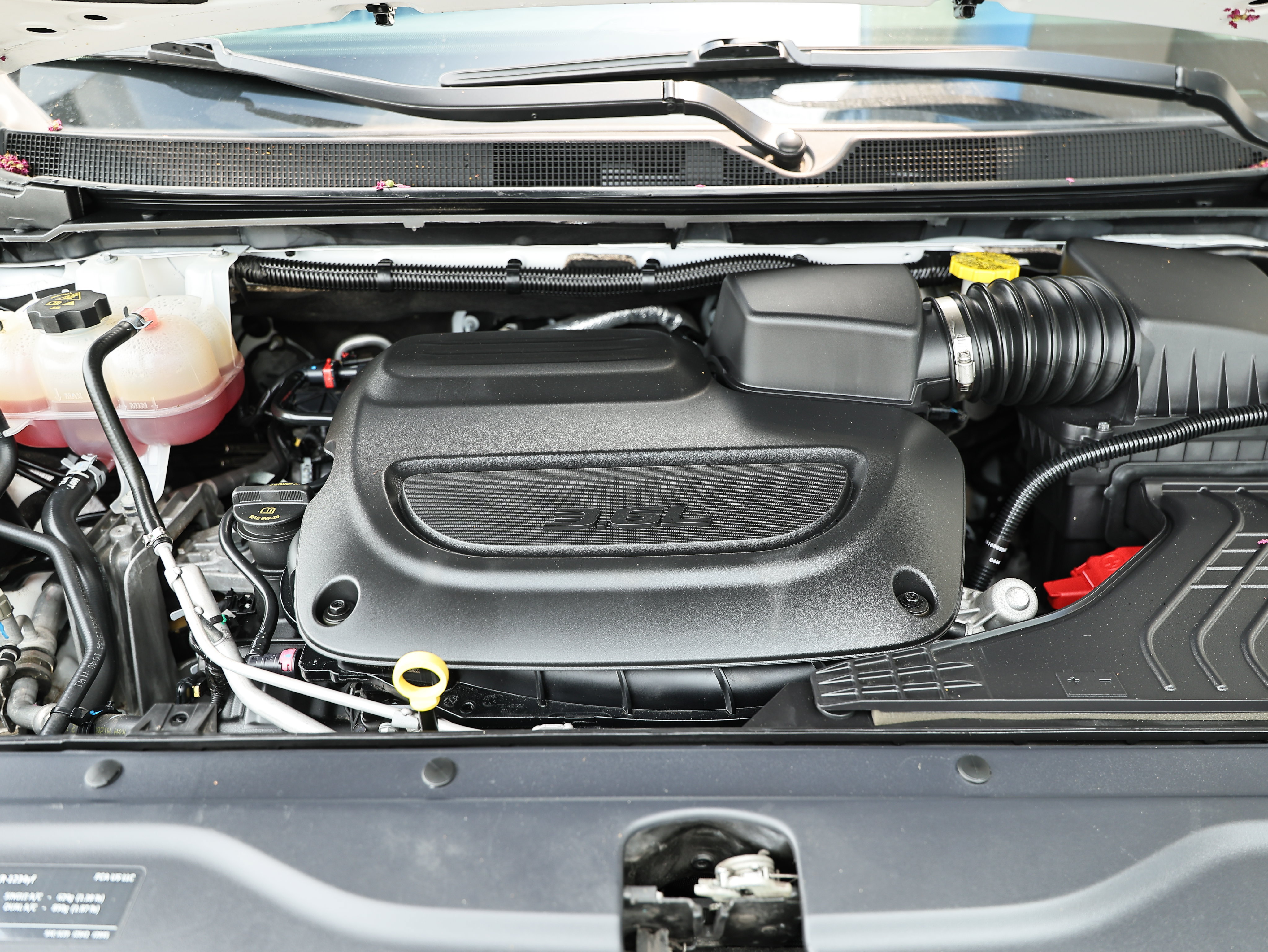 Used 2024 Chrysler Voyager LX FWD image 28