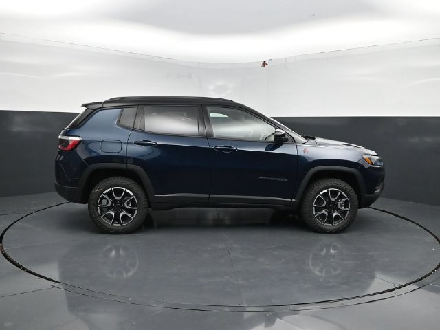 New 2026 Jeep Compass Trailhawk AWD/4WD image 10