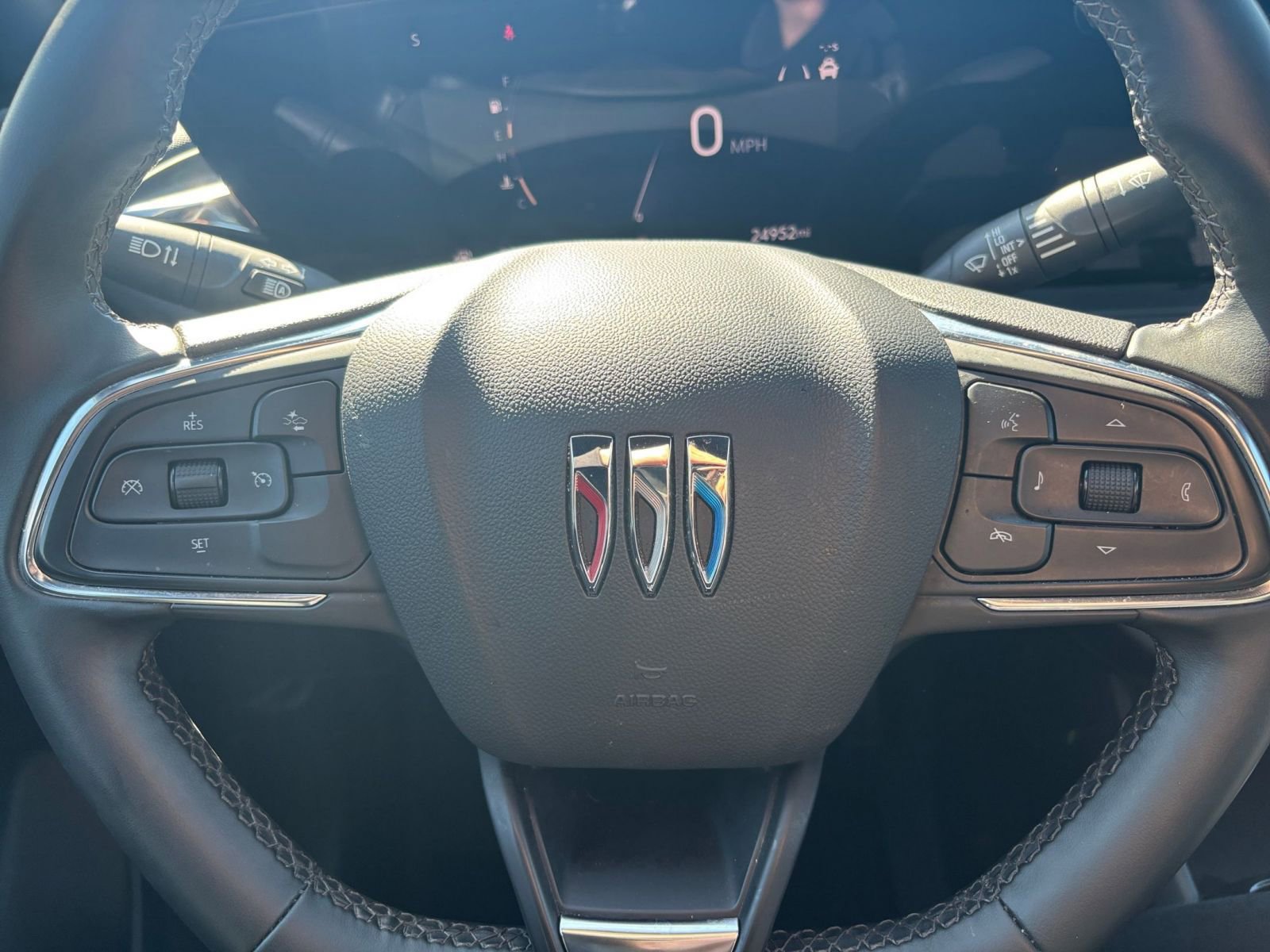 Used 2025 Buick Envista Sport Touring image 27