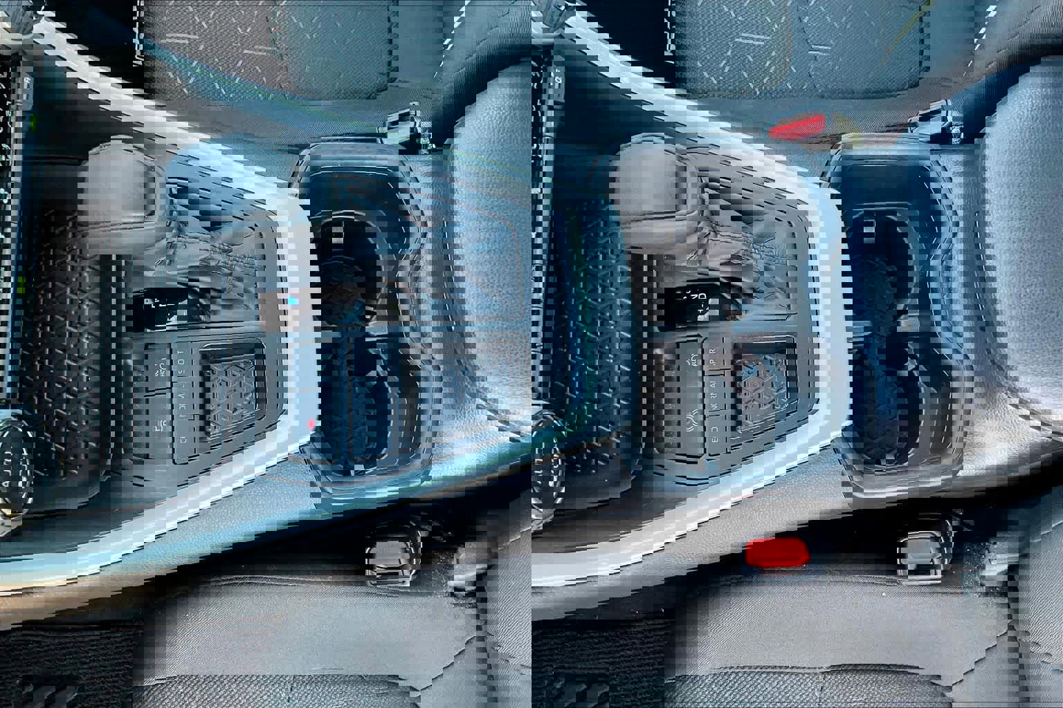 Used 2023 Toyota RAV4 XLE image 15