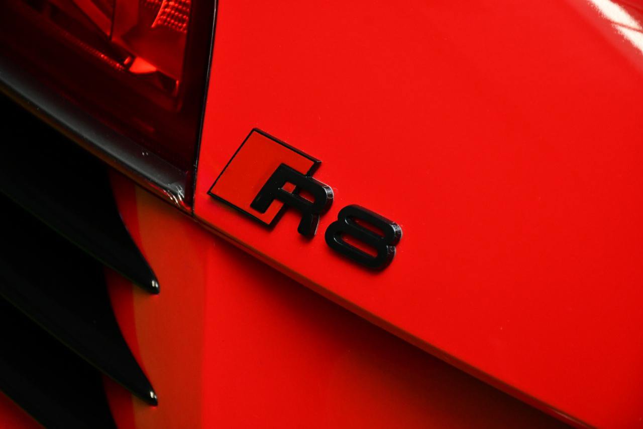 Used 2014 Audi R8 V8 w/ Convenience Package AWD/4WD image 10