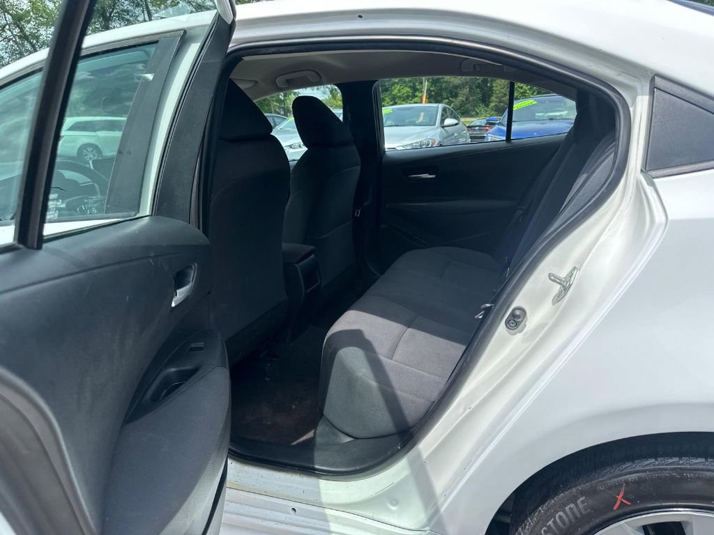 Used 2021 Toyota Corolla LE image 12