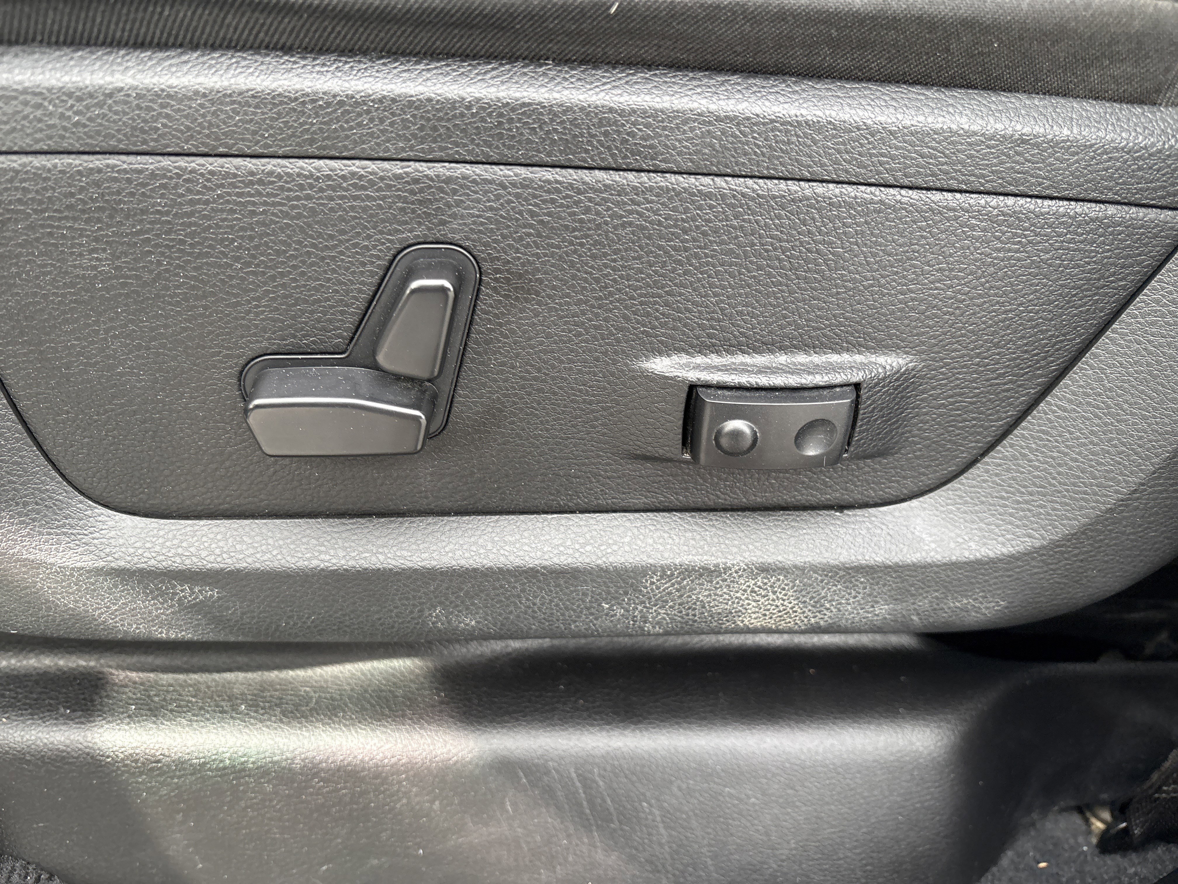 Used 2024 RAM 3500 Laramie w/ Night Edition image 16