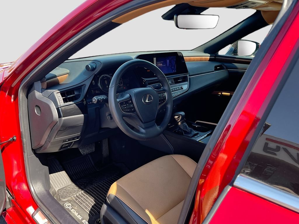 Used 2025 Lexus ES 300h w/ Premium Package FWD image 9