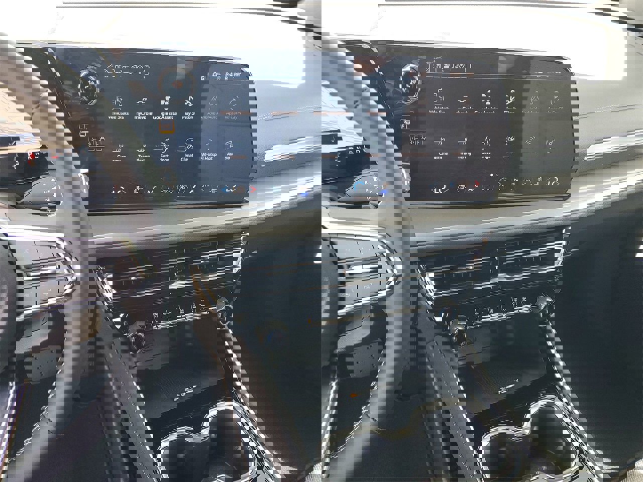 New 2026 Chevrolet Traverse LT image 25