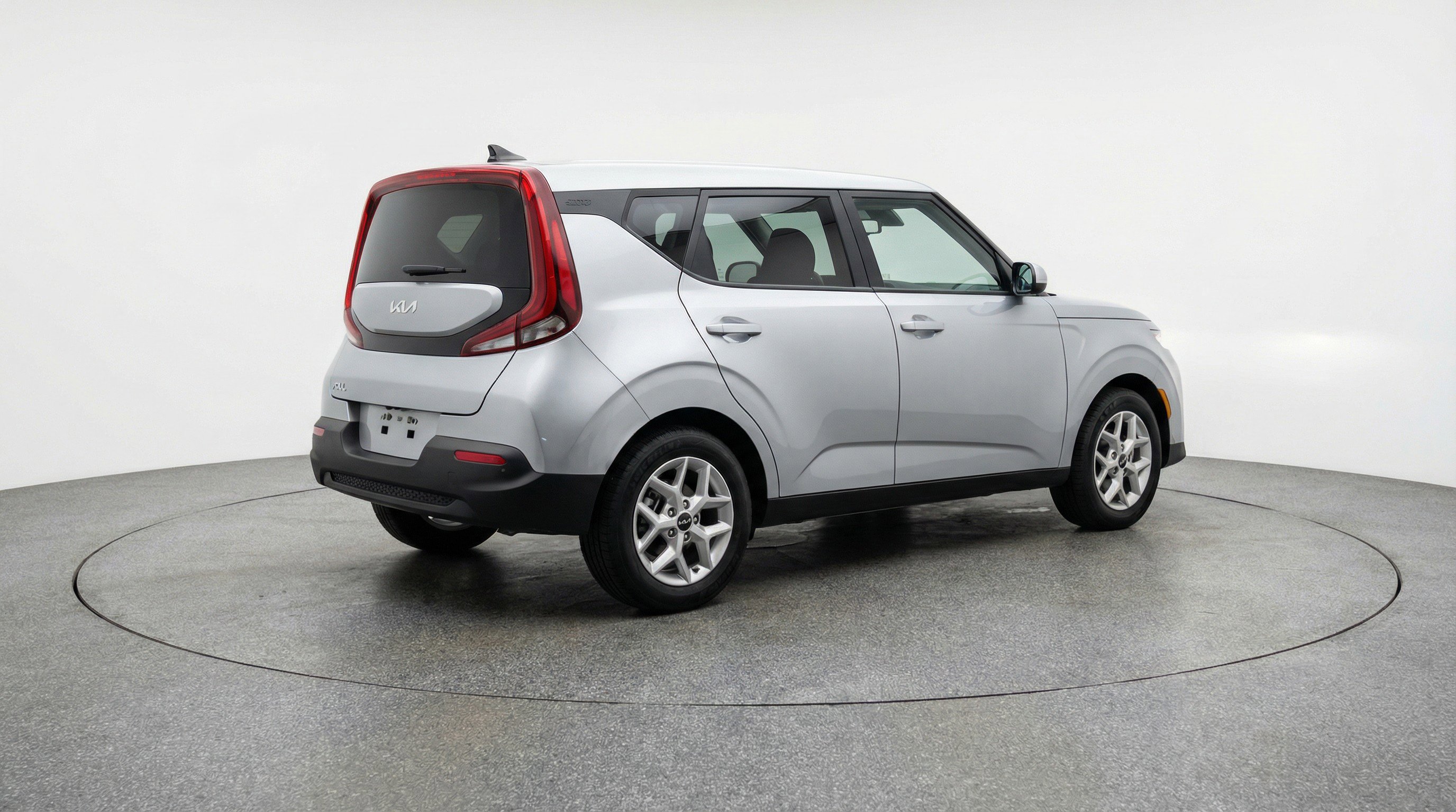 Used 2025 Kia Soul LX w/ LX Technology Package FWD image 9