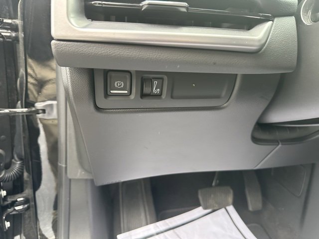 Used 2024 Cadillac XT4 Premium Luxury image 20