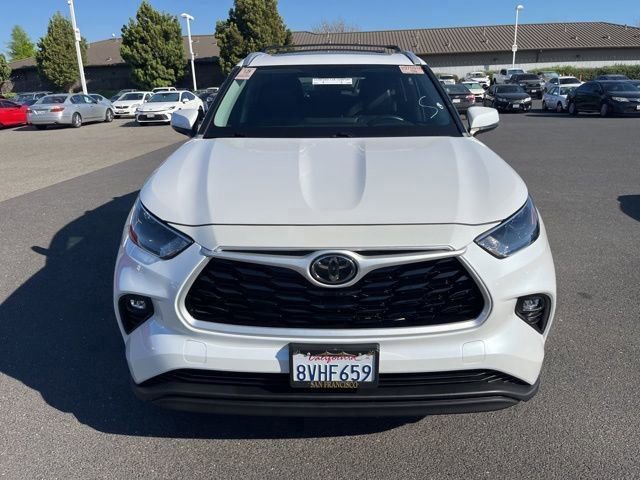 Used 2023 Toyota Highlander XLE video 2