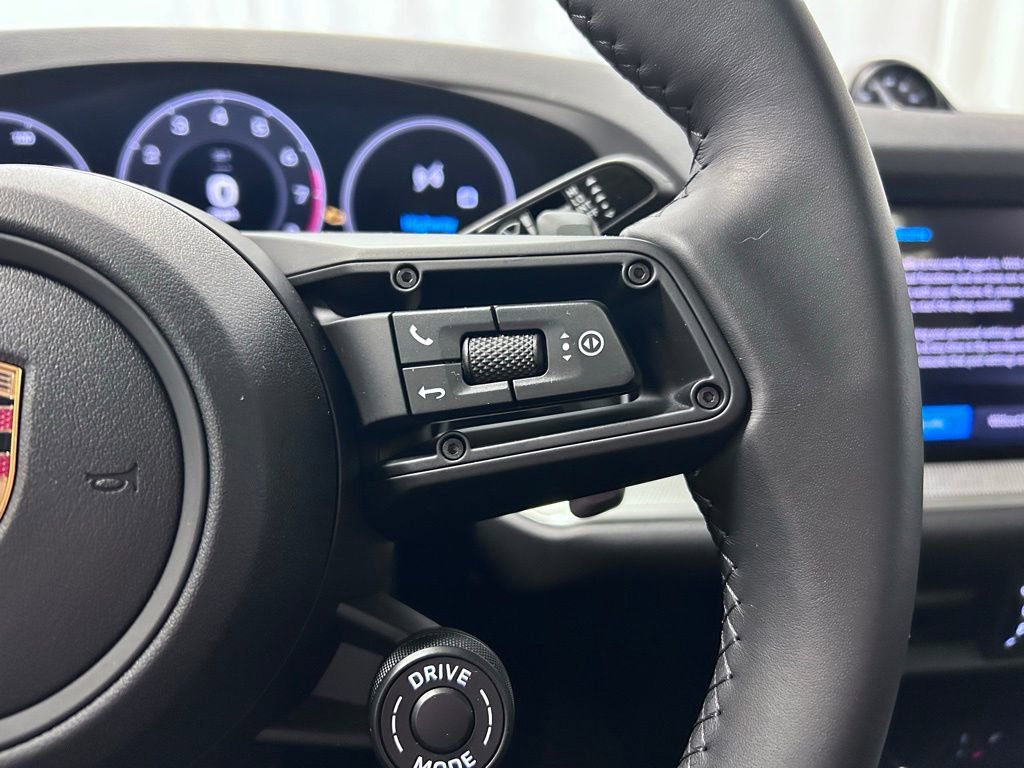 Certified 2026 Porsche Cayenne Coupe image 15