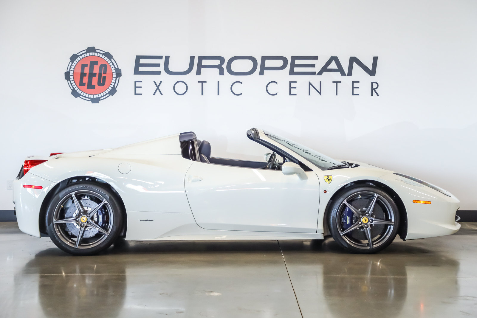 Used 2015 Ferrari 458 Spider RWD image 15