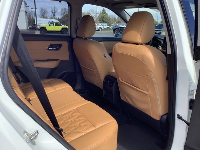 Used 2023 Nissan Rogue Platinum w/ Platinum Premium Package image 31