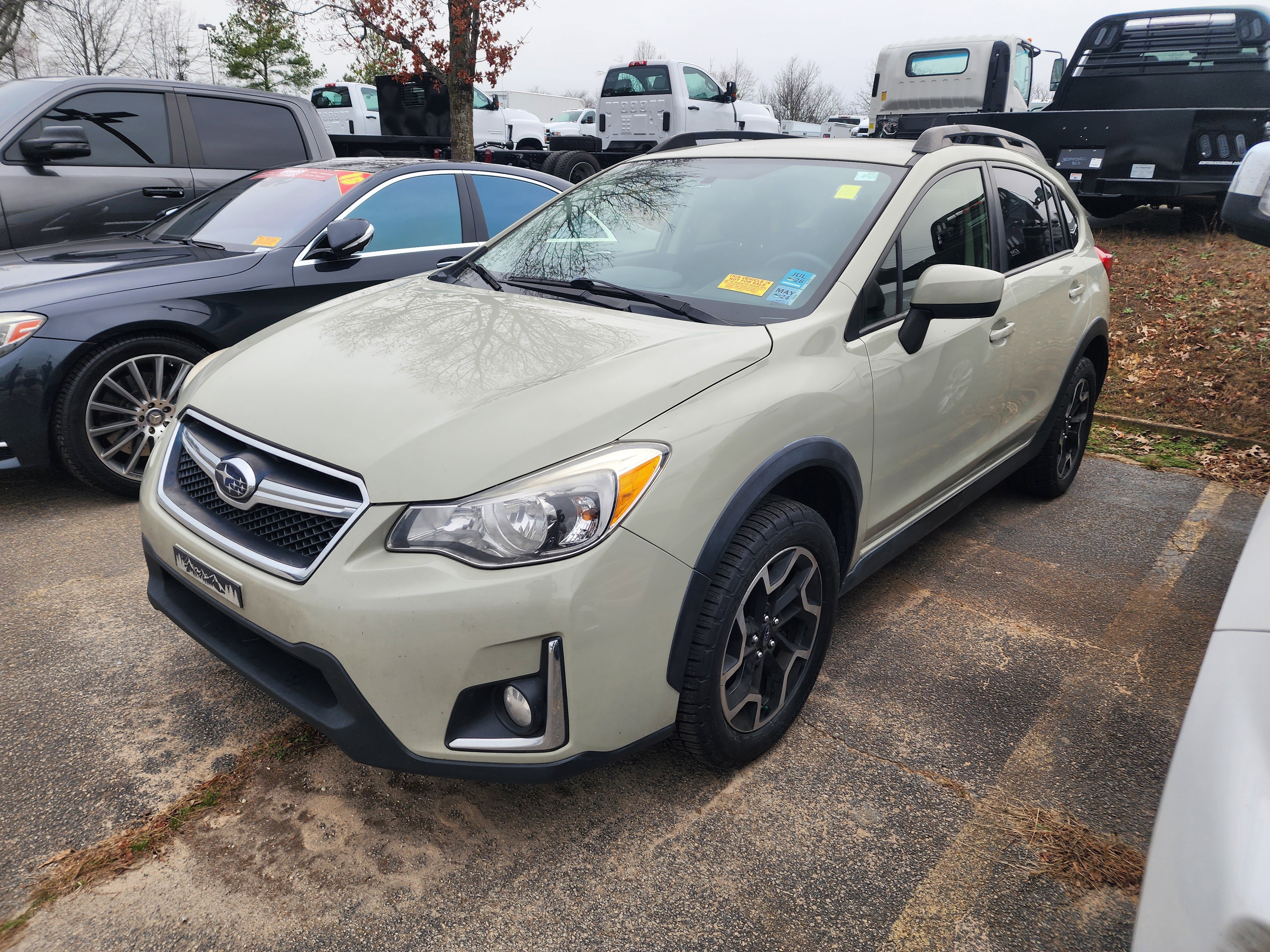 Used 2016 Subaru Crosstrek 2.0i Premium image 3