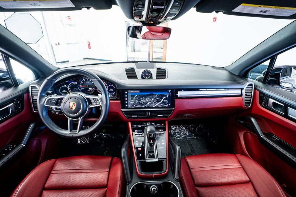 Used 2022 Porsche Cayenne Platinum Edition image 57