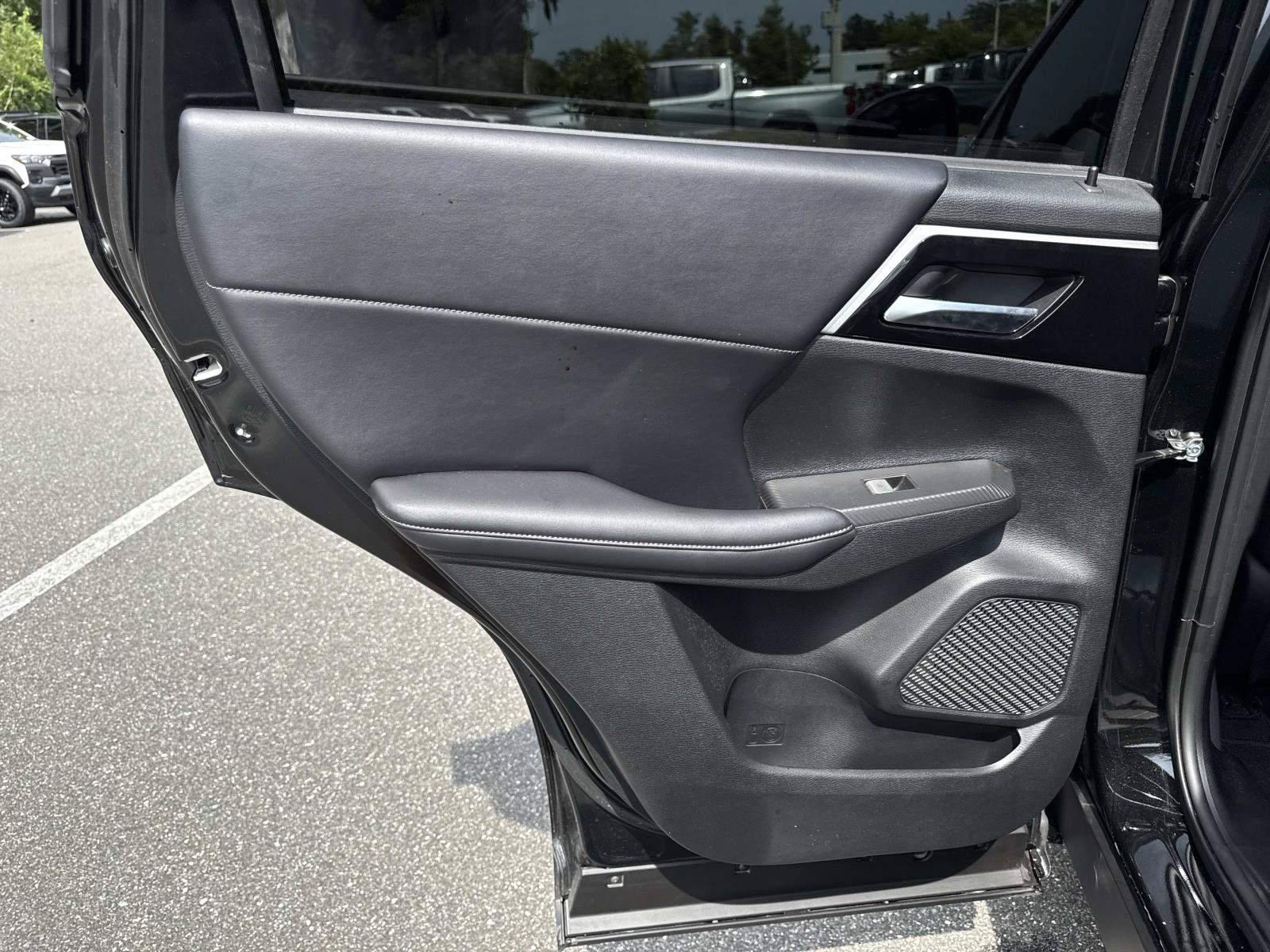 Used 2024 Mitsubishi Outlander SE Black Edition FWD image 9