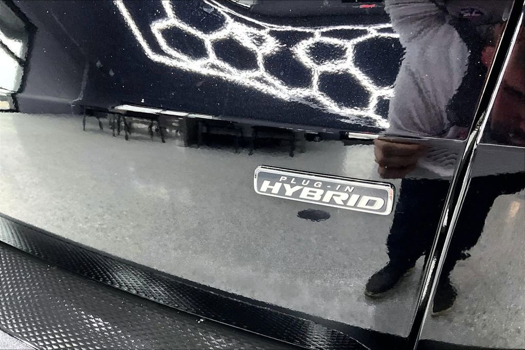 Used 2025 Ford Escape SE w/ PHEV Premium Package image 25