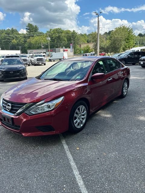 Used 2017 Nissan Altima 2.5 S w/ Power Driver Seat Package FWD image 3