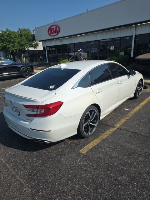 Used 2018 Honda Accord Sport image 3